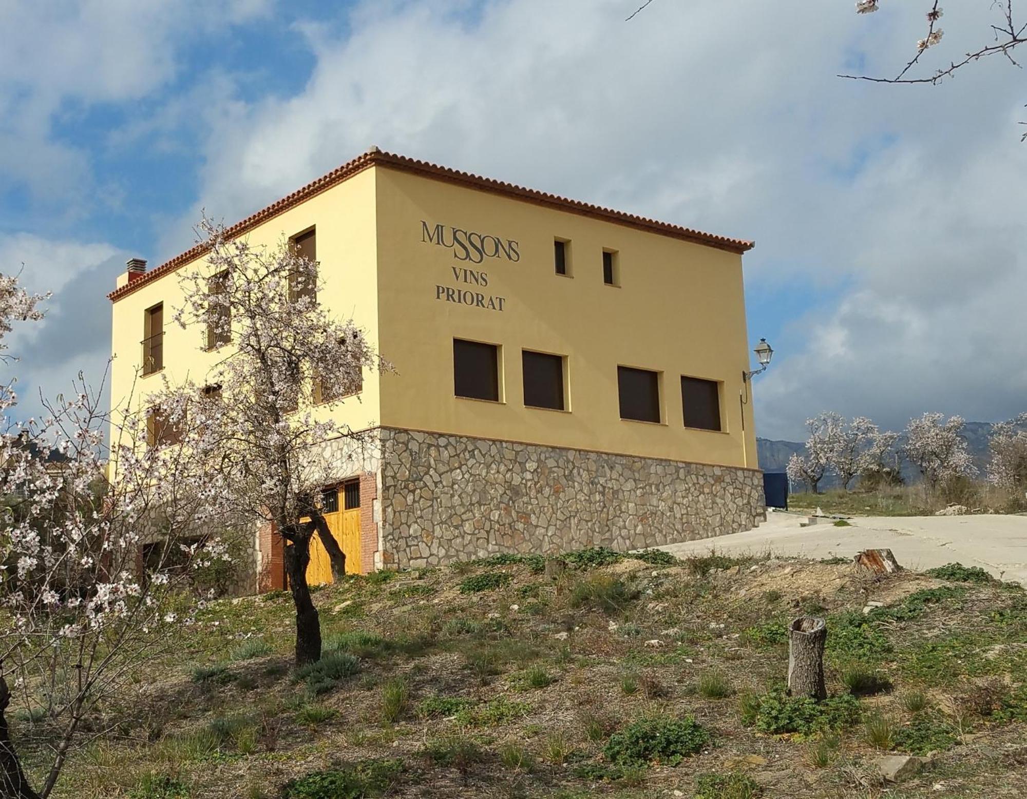 Hostal Restaurant Mussons Vins Poboleda المظهر الخارجي الصورة